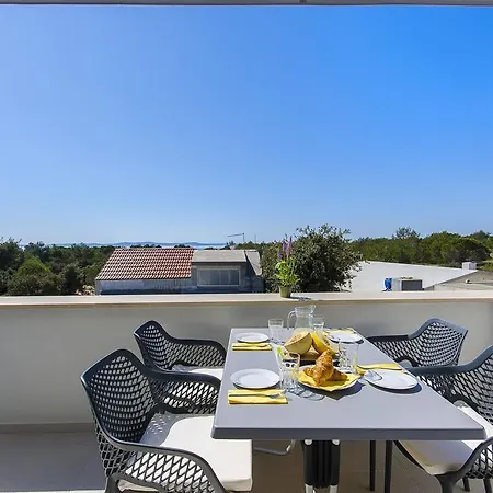 Apartments Villa V Vir Exterior photo