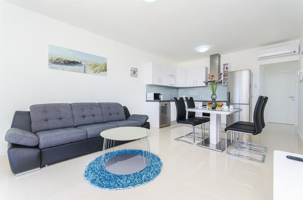 Apartma V