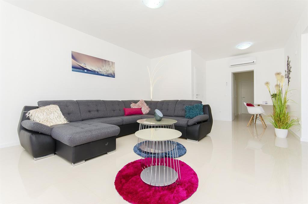 Apartma V