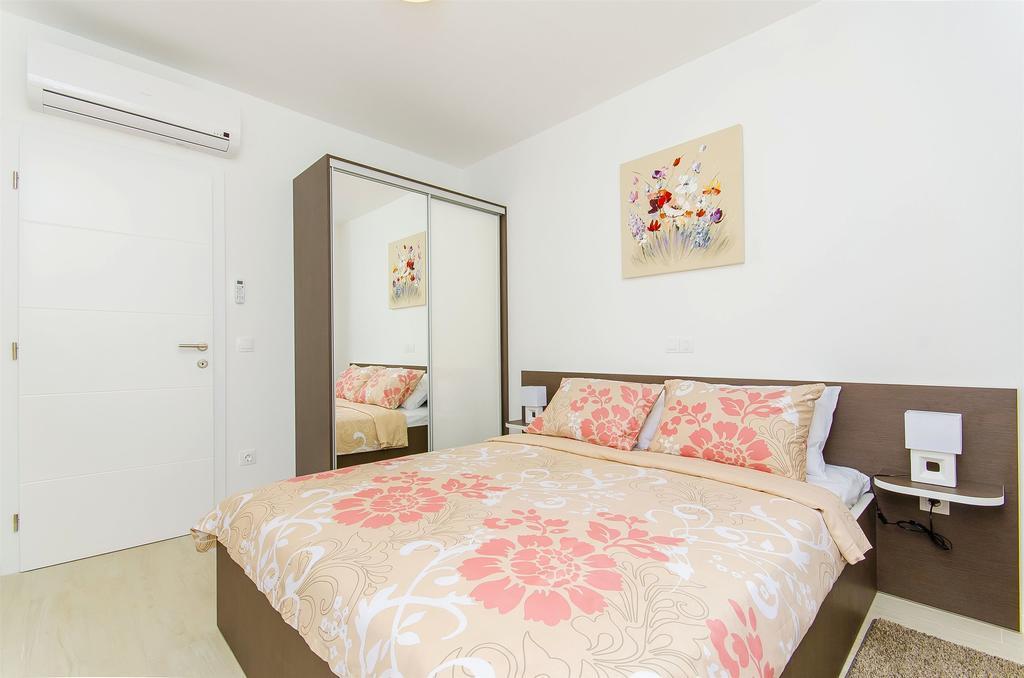V Apartma *